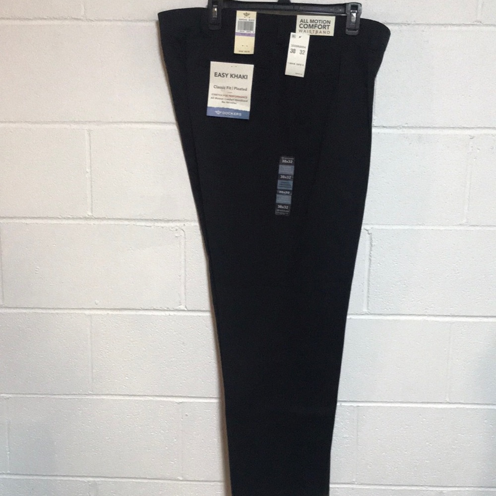 Dockers Black Khaki Pants - Size 38/31 - NWT